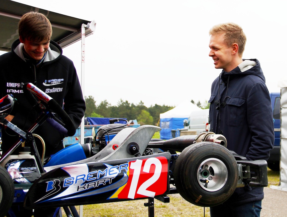 Der blev givet gode råd fra Kevin Magnussen
(Foto: Lars Mikkelsen - X30 World Challenge DK)